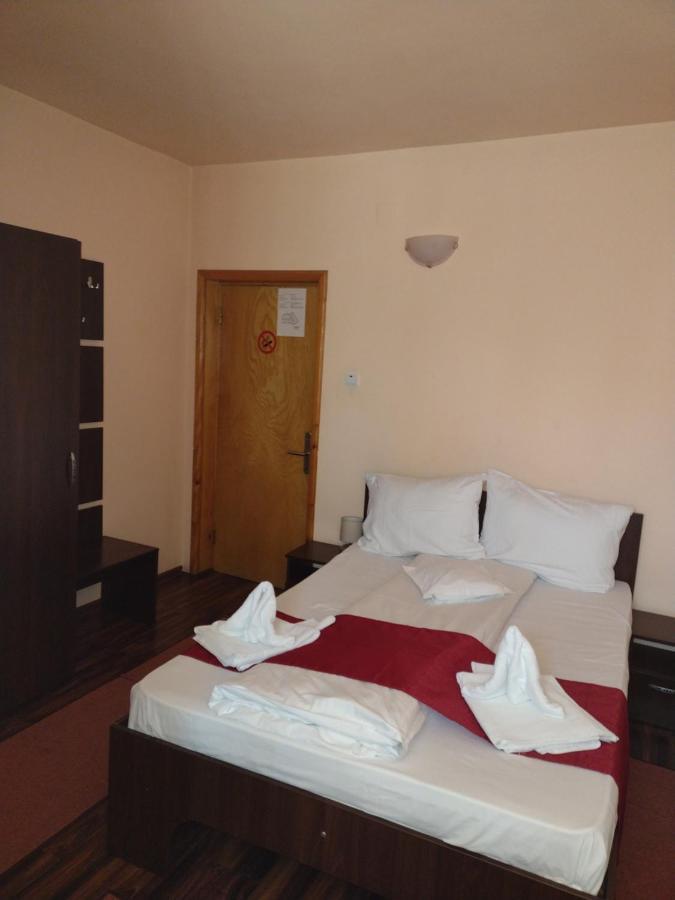 Casa Domneasca Hotel Targoviste Exterior photo